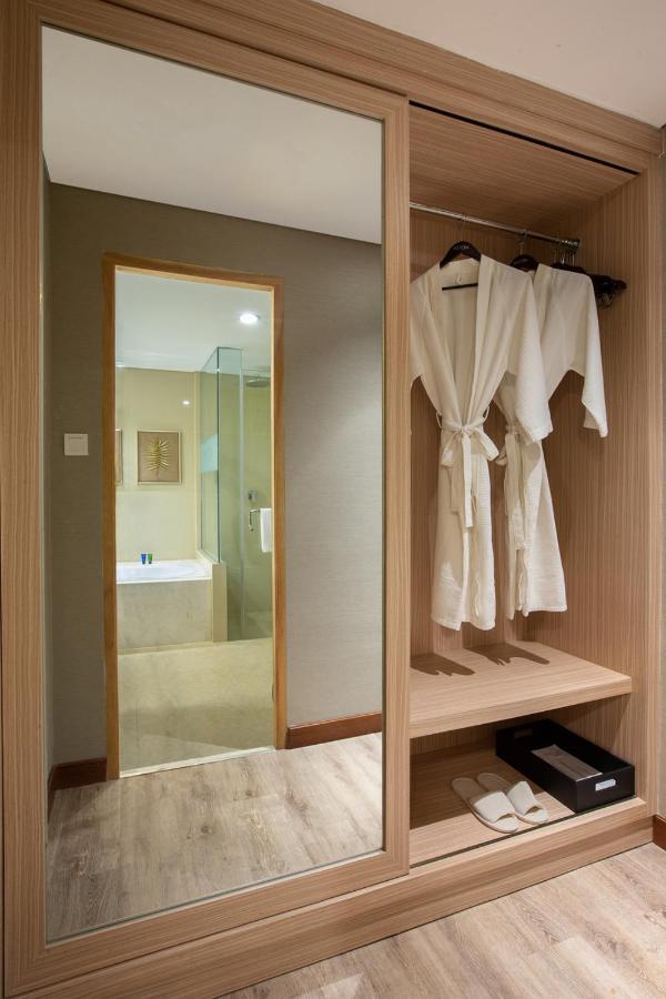 Aston Gresik Hotel & Conference Center Luaran gambar