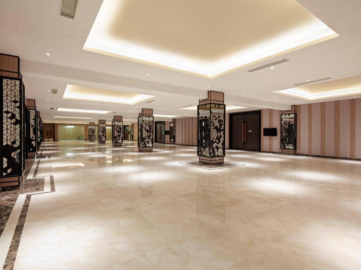 Aston Gresik Hotel & Conference Center Luaran gambar