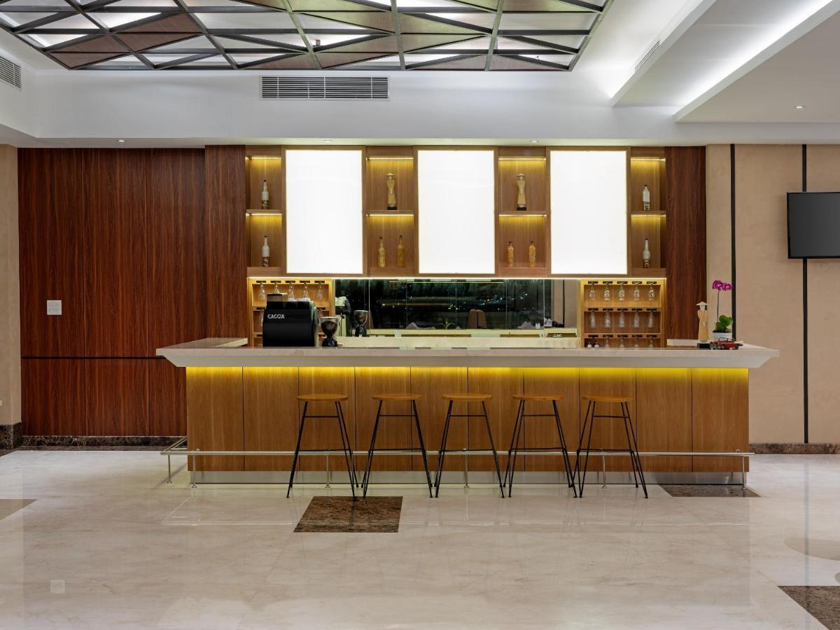 Aston Gresik Hotel & Conference Center Luaran gambar